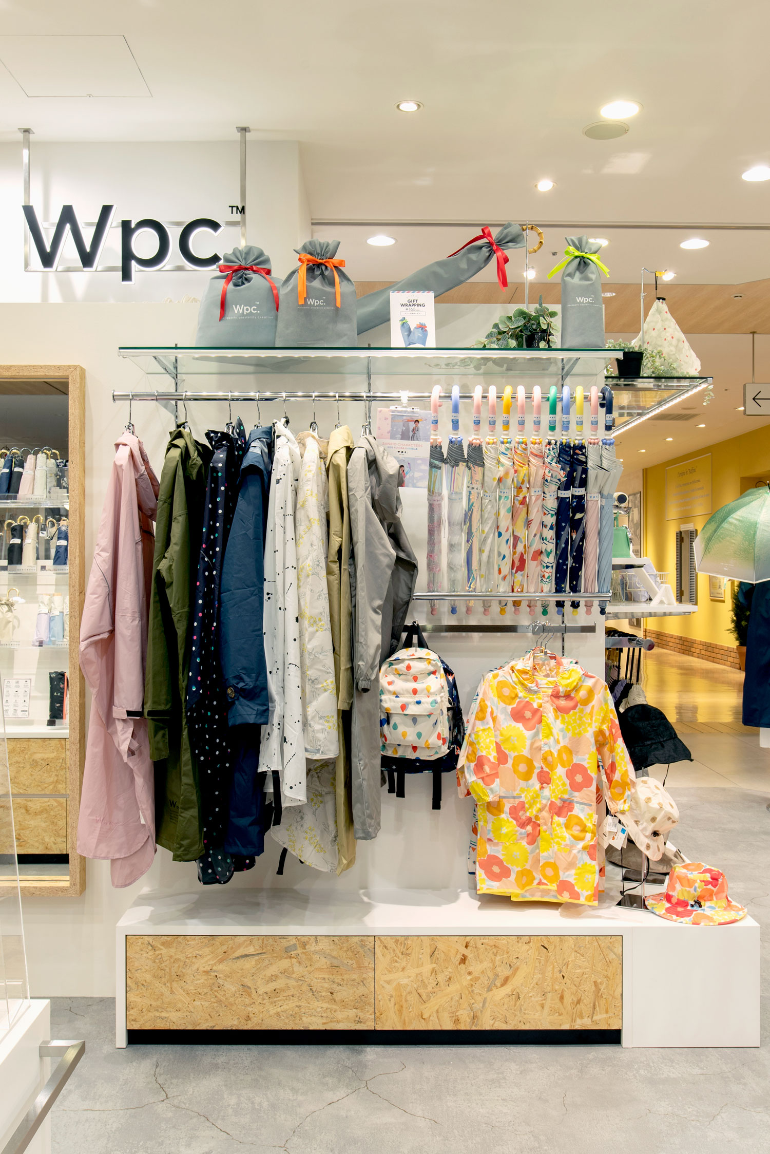 Wpc.ルクア1100店内 折り畳み傘
