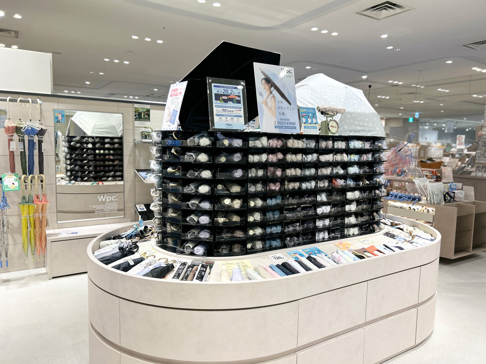 Wpc.心斎橋パルコ店内 ポーチ